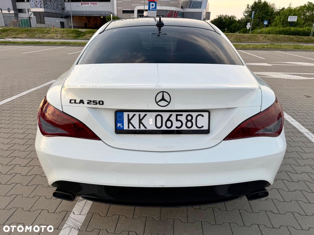 Mercedes-Benz CLA 250 7G-DCT StreetStyle - 4