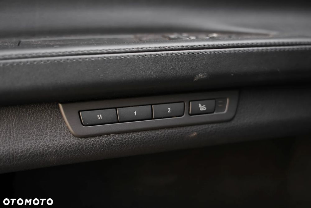 BMW Seria 7 730d L - 23