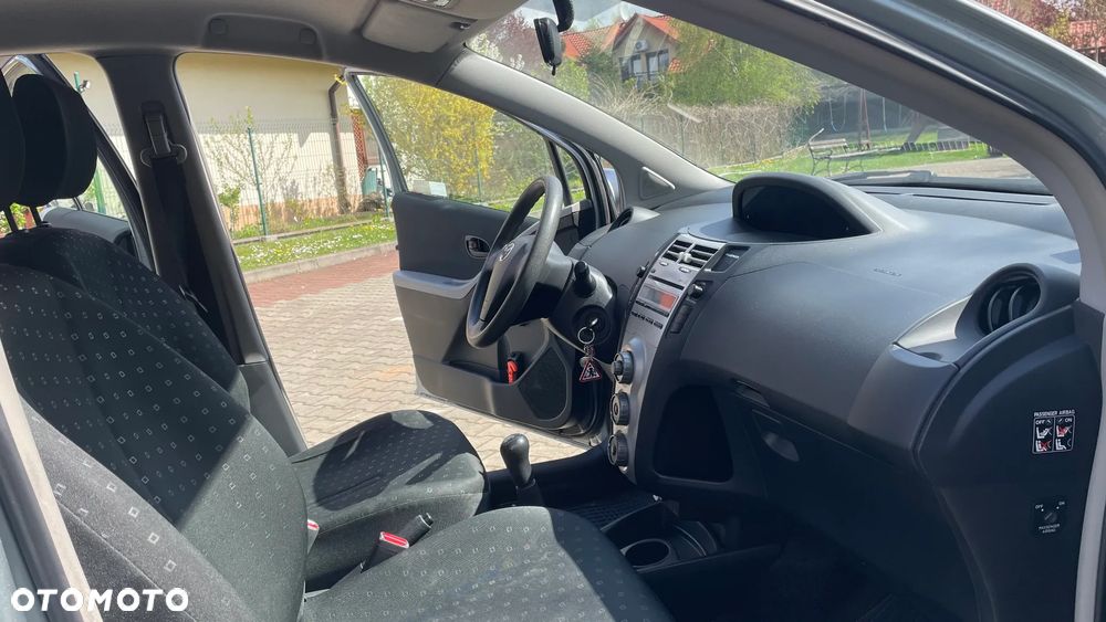 Toyota Yaris 1.3 Luna A/C - 8