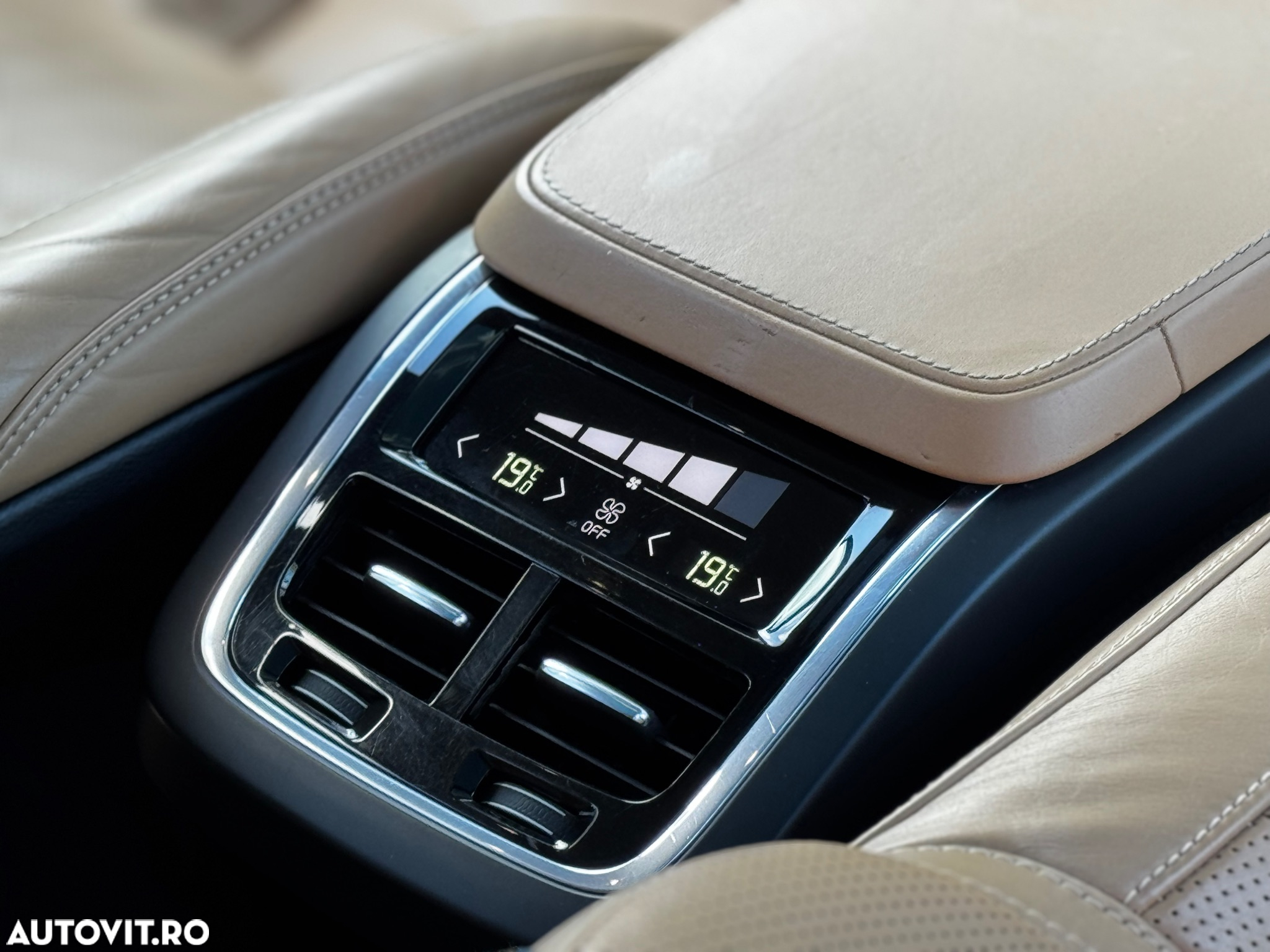 Volvo XC 90 B6 B AWD Geartronic Inscription - 35