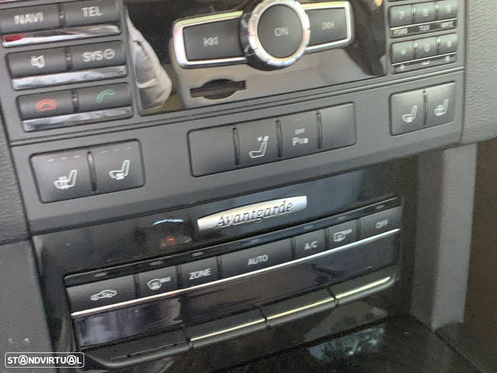 Mercedes-Benz E 300 Bluetec Hybrid Avantgarde - 25