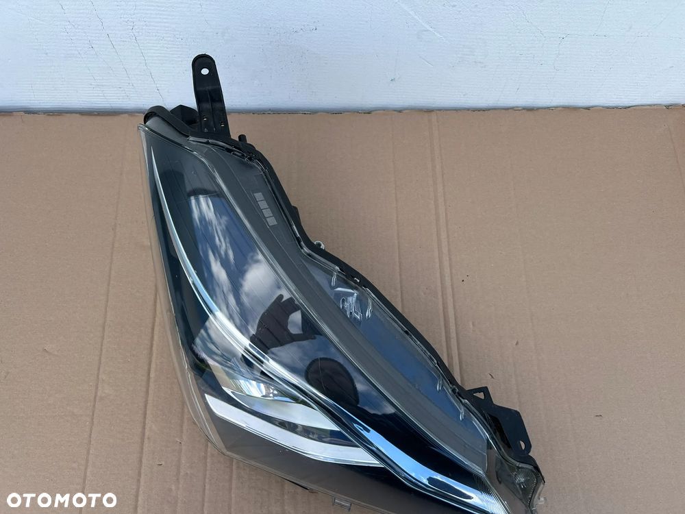 LAMPA PRAWA REFLEKTOR TOYOTA YARIS III 17- LIFT ORYGINAŁ - 3