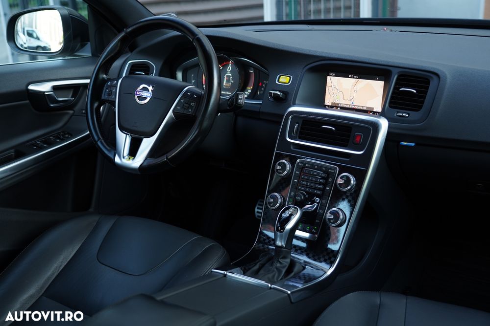 Volvo V60 D4 Geartronic Summum - 27