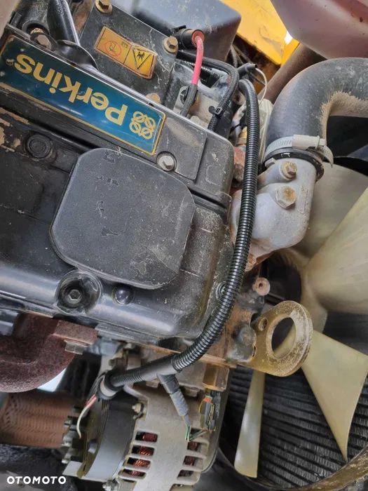 Thwaites Wozidło Budowlano-Rolnicze. 6 ton ładowność. 4x4 napęd.  Potężna Moc silnika i Hydrauliki. Najlepszy silnik Perkins 90km. Maszyna Kupiona z Norweskiego Gospodarstwa Rolniczego typu Kurniki. Stan Idealny. Zero Luzów i wycieków! Odpala na dotyk. Serwisowane w Dekra Norweska! Hamulce brzytwa. Serwisy w DEKRA. Maszyna Woziła lekkie ładunki. Praktycznie zerowe zużycie. Wielka Okazja. Wszystko w pełnym Oryginale. - 9