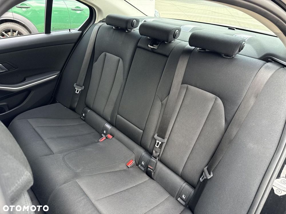 BMW Seria 3 318d Advantage - 17