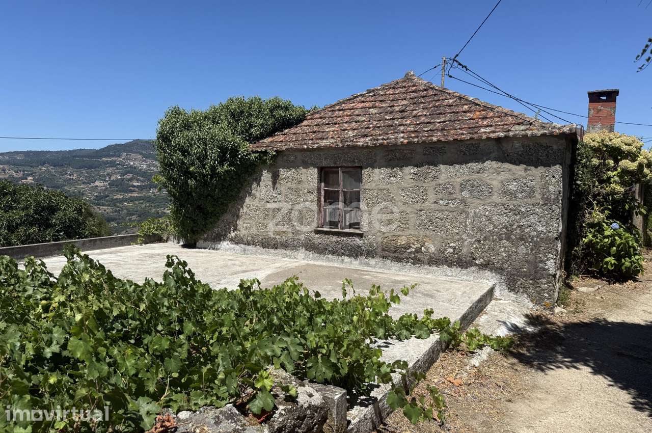 Casa e 1,66ha de terreno, em Palma, Resende