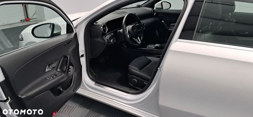Mercedes-Benz Klasa A 180 d Progressive 7G-DCT - 7