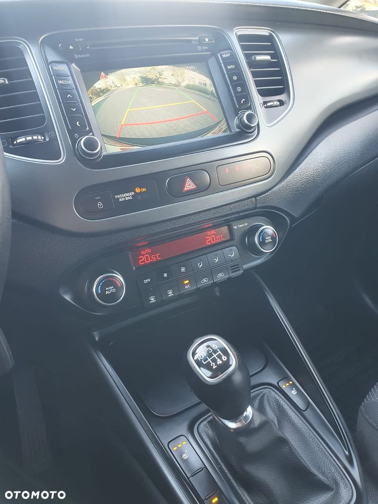 Kia Carens 1.6 GDI Attract - 10