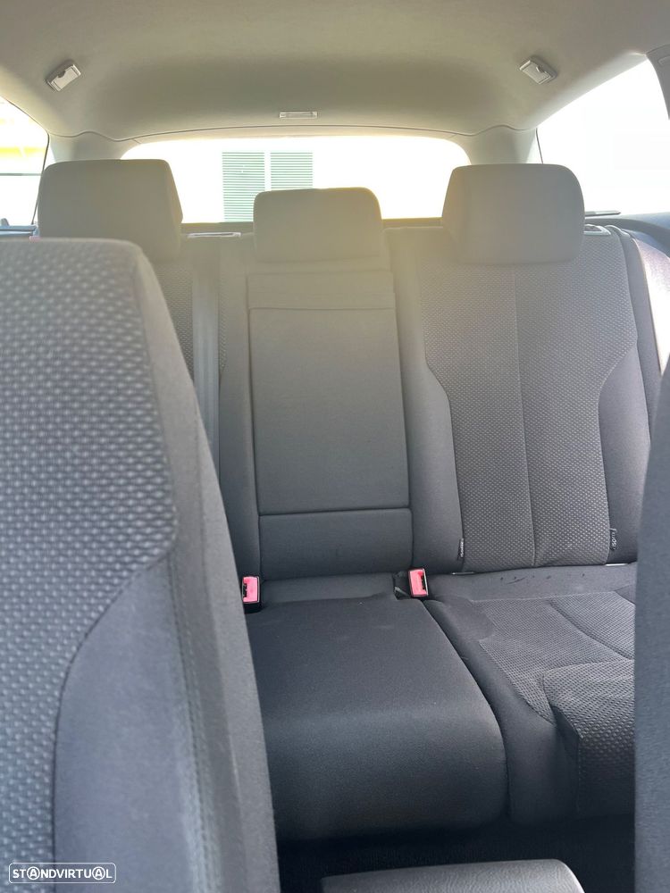 VW Passat Variant 2.0 TDI Edition Con.BM - 11