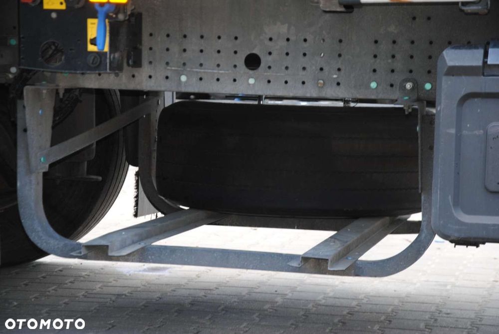 Schmitz Cargobull SCS kurtyna, podnoszona oś - 14
