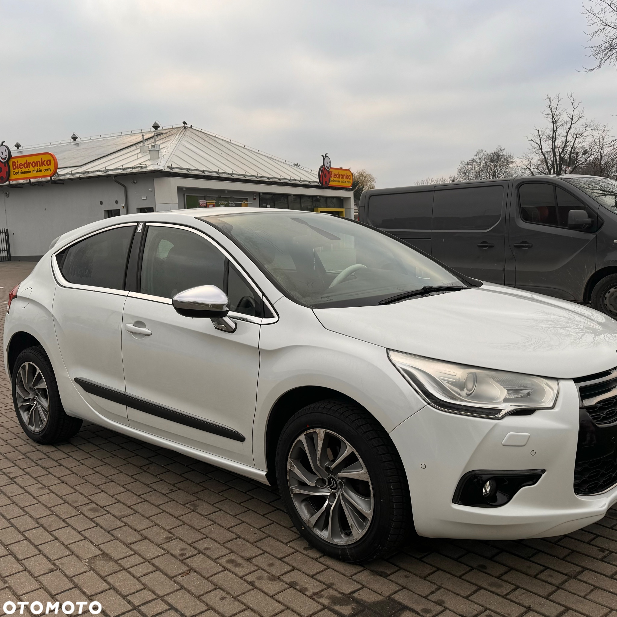 Citroën DS4 1.6 e-HDi SoChic MCP - 3