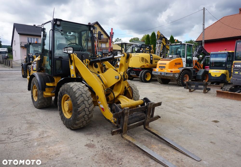 Caterpillar CAT 907 M - 2