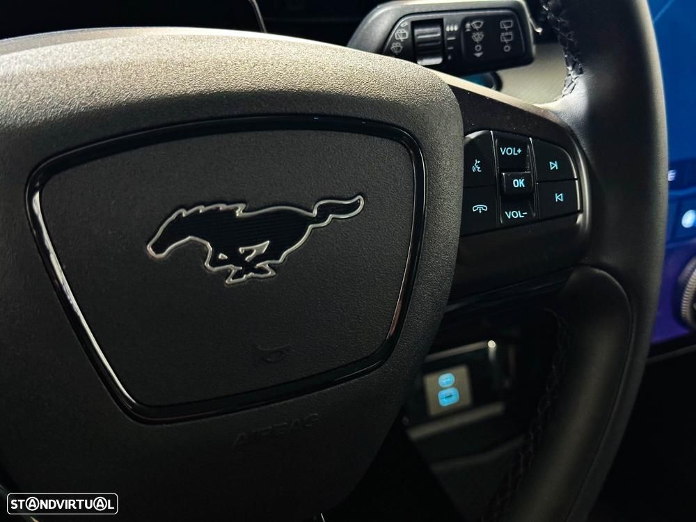 Ford Mustang Mach-E Premium AWD - 42