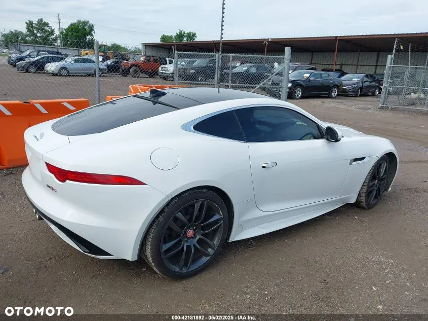 Jaguar F-Type - 5
