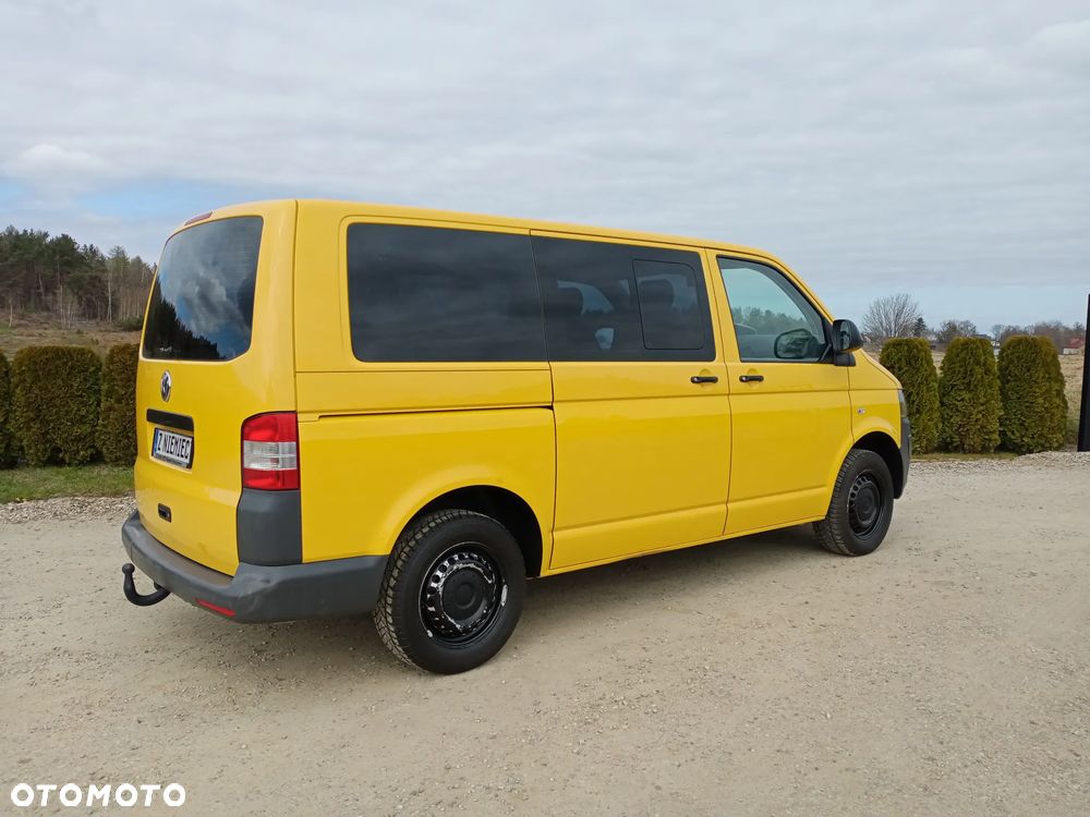 Volkswagen T5 LIFT 9 osobowy 2013r. 2.0 140 KM 6 bieg. serwis do końca doinwestowany klima  tempomat  vebasto isofix - 3
