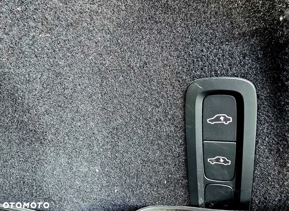 Volvo XC 60 T8 AWD Plug-In Hybrid Momentum - 11