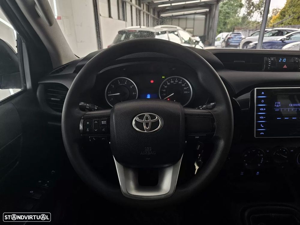 Toyota Hilux 2.4 D-4D 4WD CD CM - 30