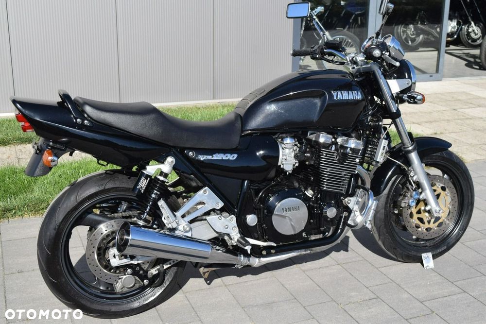 Yamaha XJR - 2