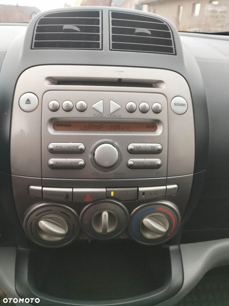 Daihatsu Sirion - 9