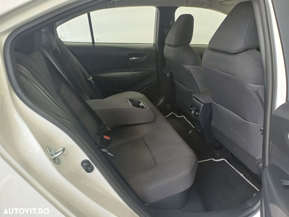 Toyota Corolla - 22