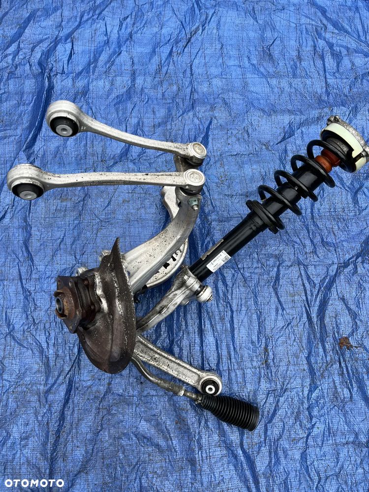 AUDI A4 B9 ZWROTNICA LEWY PRAWY PRZÓD ZAWIESZENIE 8W0407241 F 8W0407242 F 8W9031 D MCPHERSON ** - 1