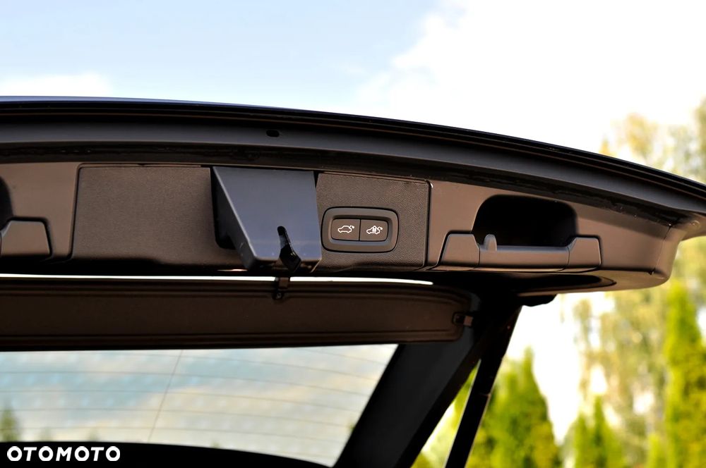 Volvo XC 60 B4 D Ultimate Dark - 20