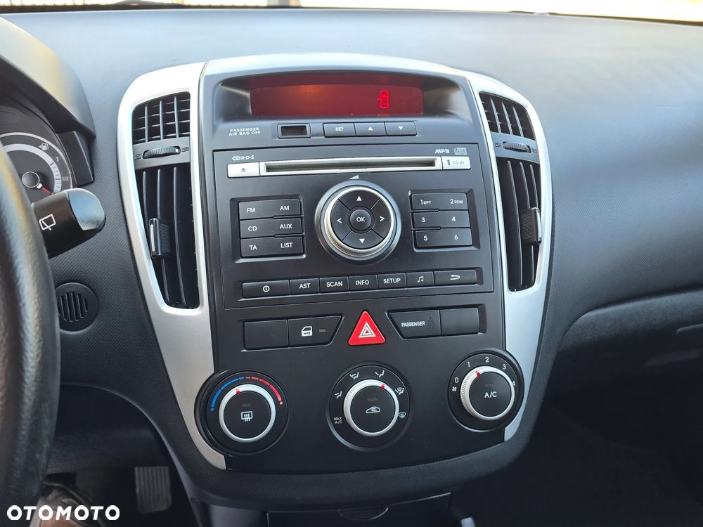 Kia Ceed 1.4 CVVT Edition 7 - 32