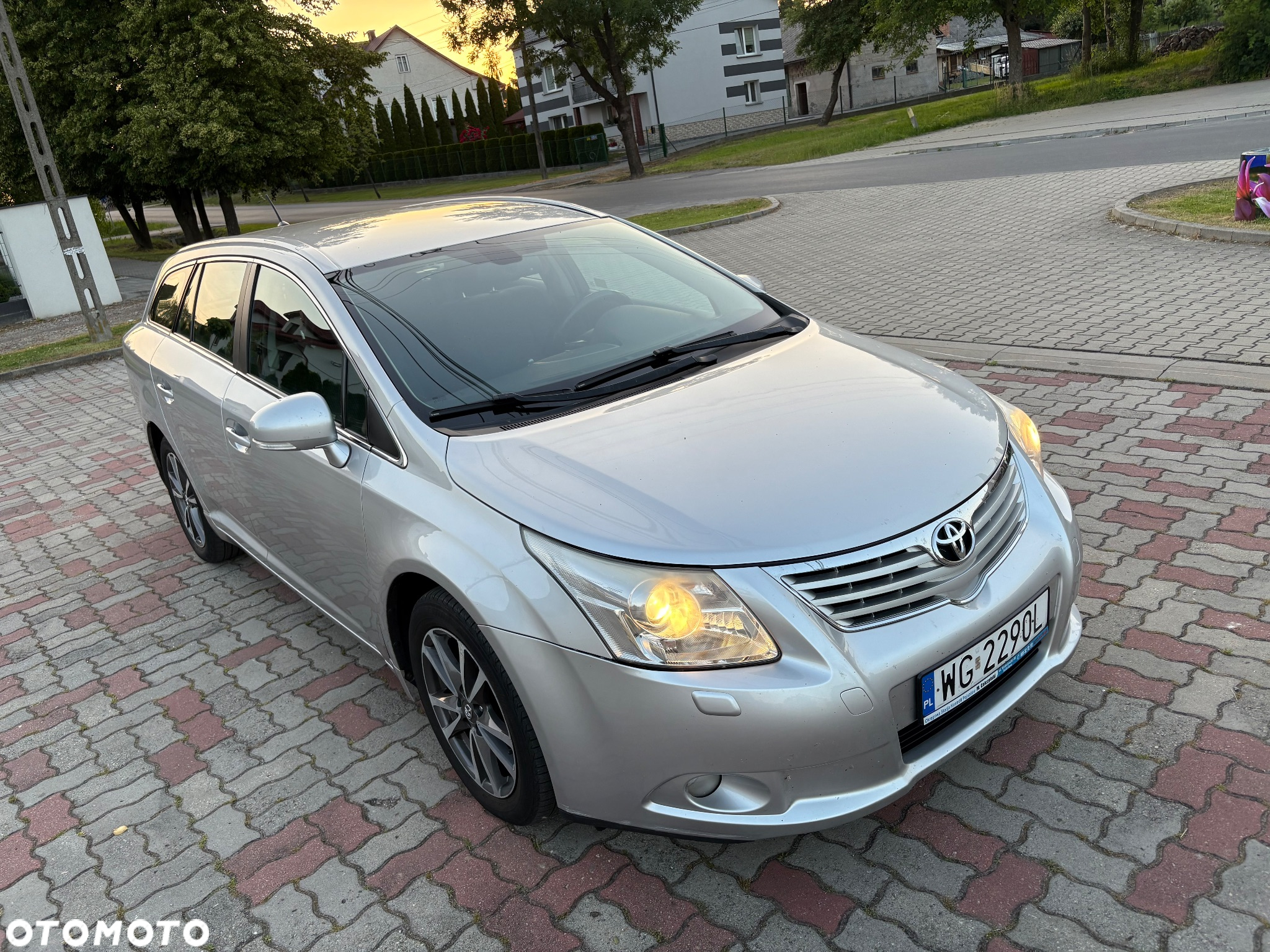 Toyota Avensis 2.0 D-4D Premium - 26