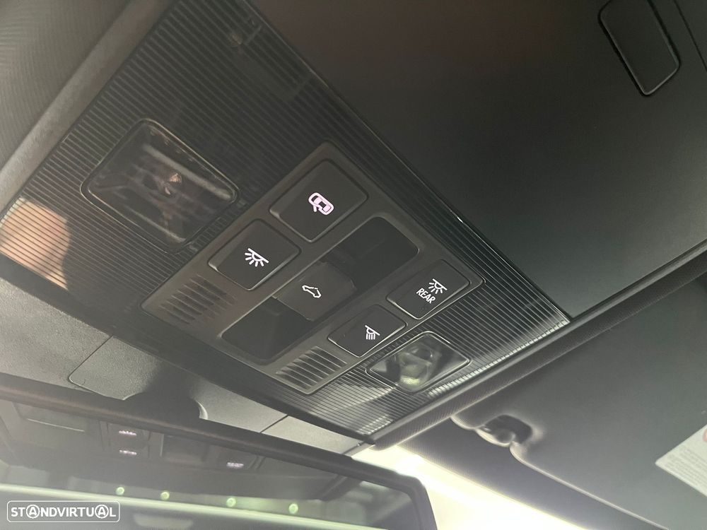 VW Golf 2.0 TDi DPF DSG GTD - 23