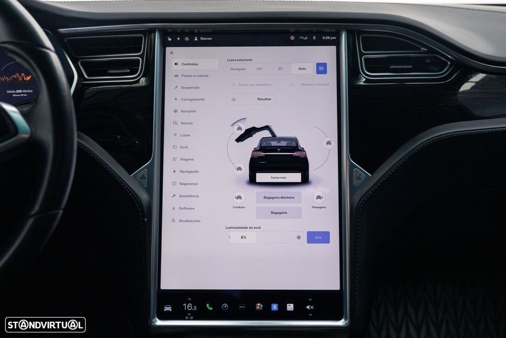 Tesla Model X - 36