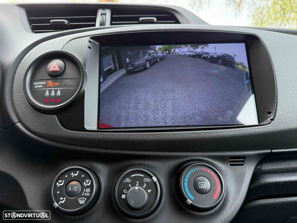 Toyota Yaris 1.0 VVT-i Sport - 25