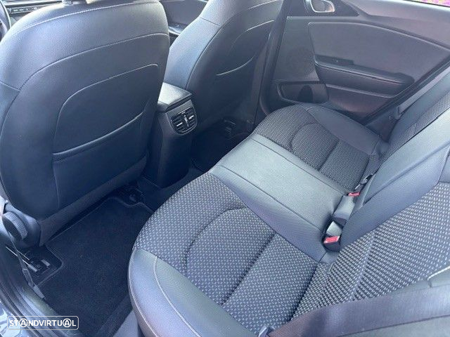 Kia Ceed 1.6 CRDi TX - 4