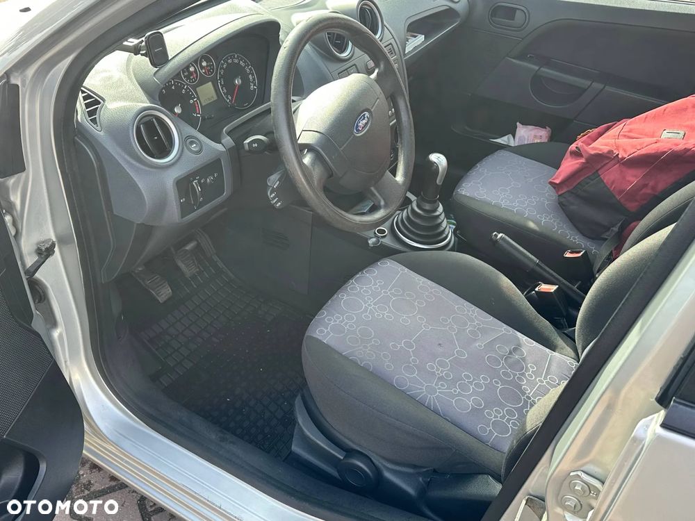 Ford Fiesta - 8