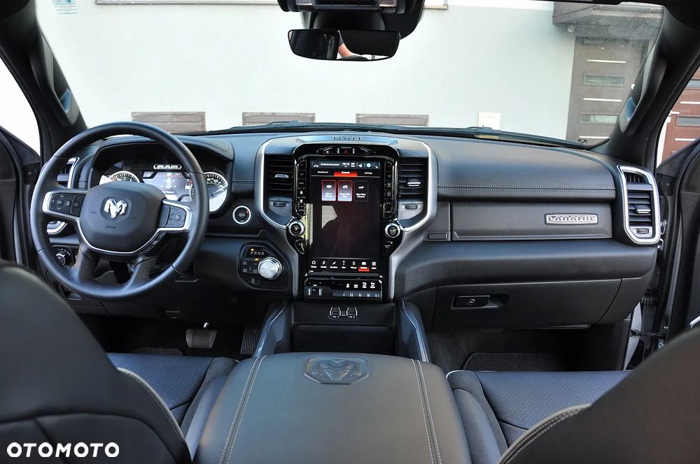 RAM 1500 Crew Cab Shortbed Laramie - 27