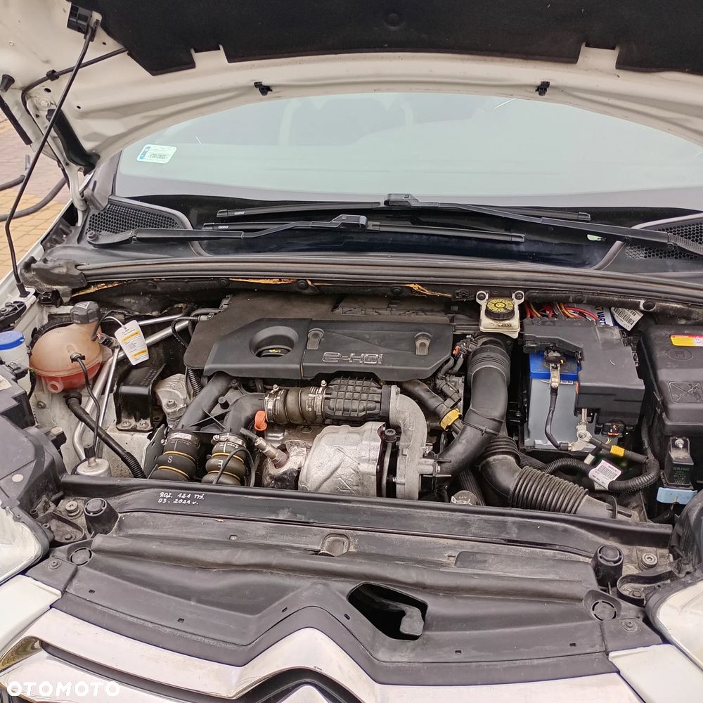 Citroën DS4 e-HDi 115 Chic - 19