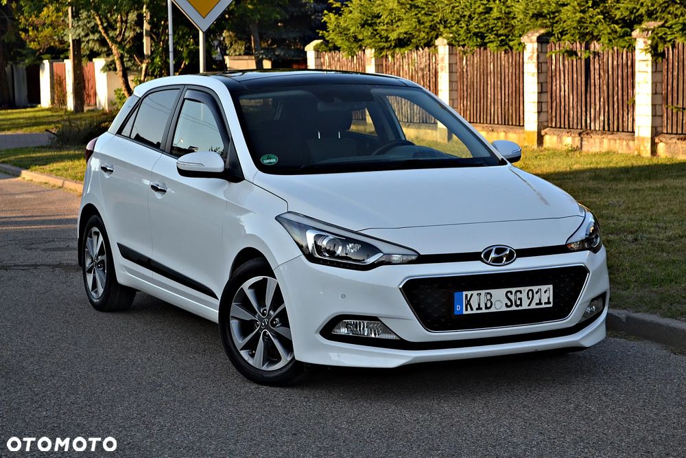Hyundai i20 1.2 YES Gold - 22