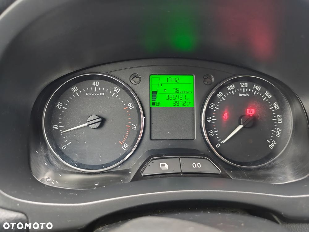 Skoda Fabia 1.4 16V Ambition Plus - 11