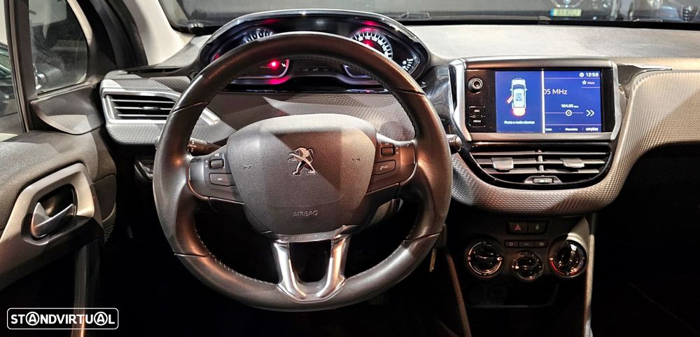 Peugeot 2008 1.2 PureTech Style - 16