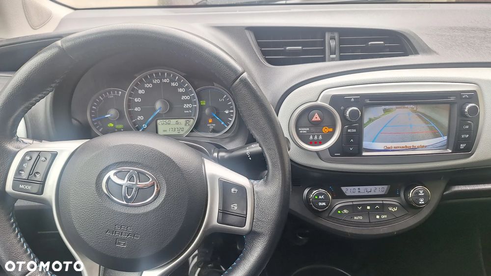 Toyota Yaris 1.5 VVT-i Style - 21