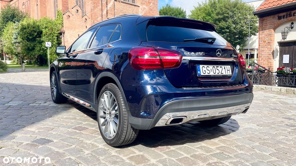 Mercedes-Benz GLA 250 4-Matic AMG Line - 5