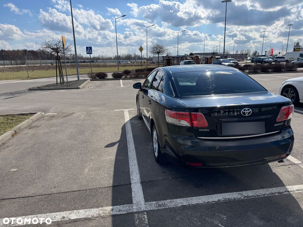 Toyota Avensis 2.0 D-4D - 9