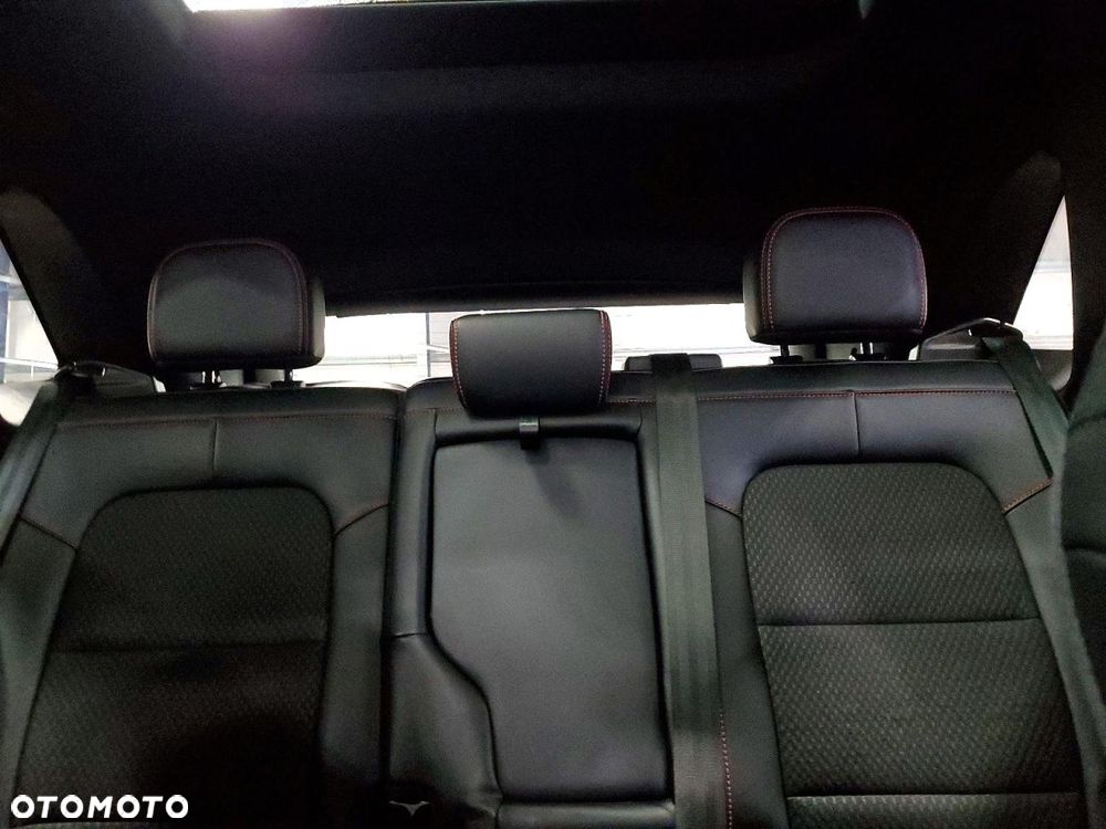 Ford Escape 2.0 EcoBoost AWD Titanium - 11