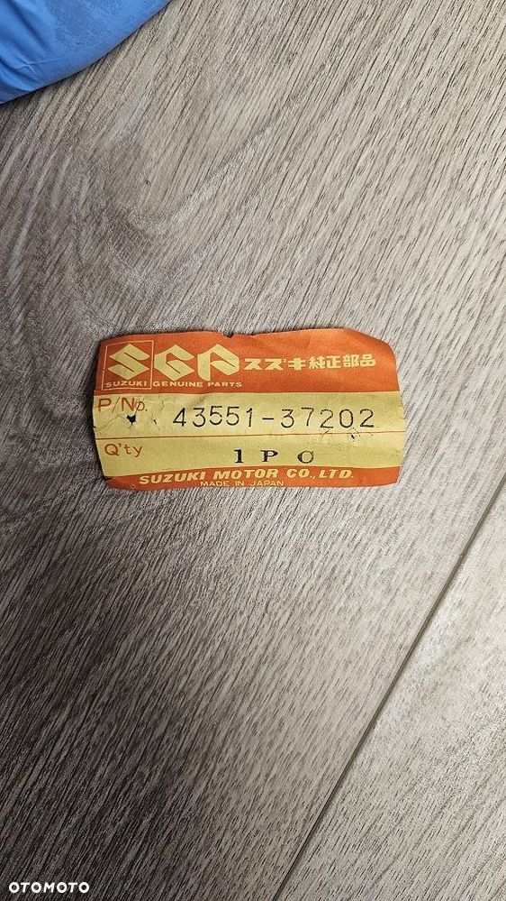 Oryginalny Podnóżek Prawy Suzuki RM 125 250 / DR 100 125  43551-37202 - 8