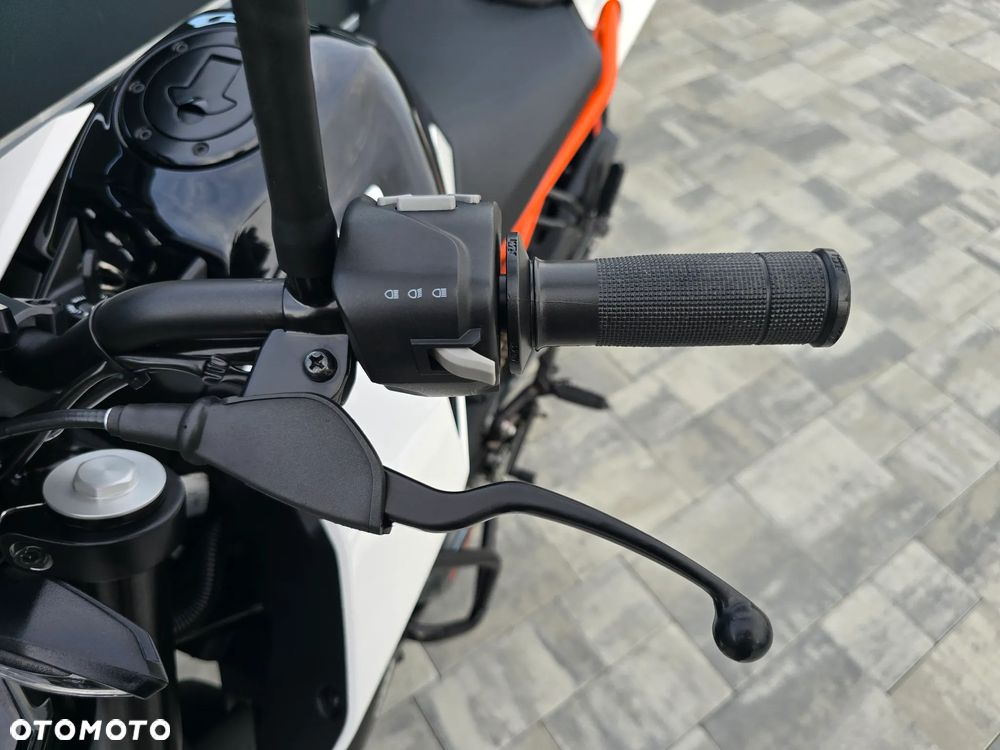KTM Duke - 17