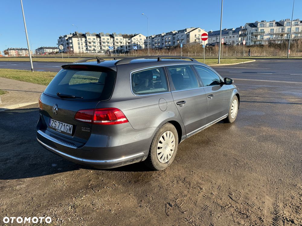 Volkswagen Passat 2.0 TDI BlueMotion Technology Comfortline - 2