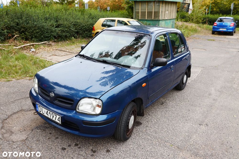 Nissan Micra 1.0 L - 5