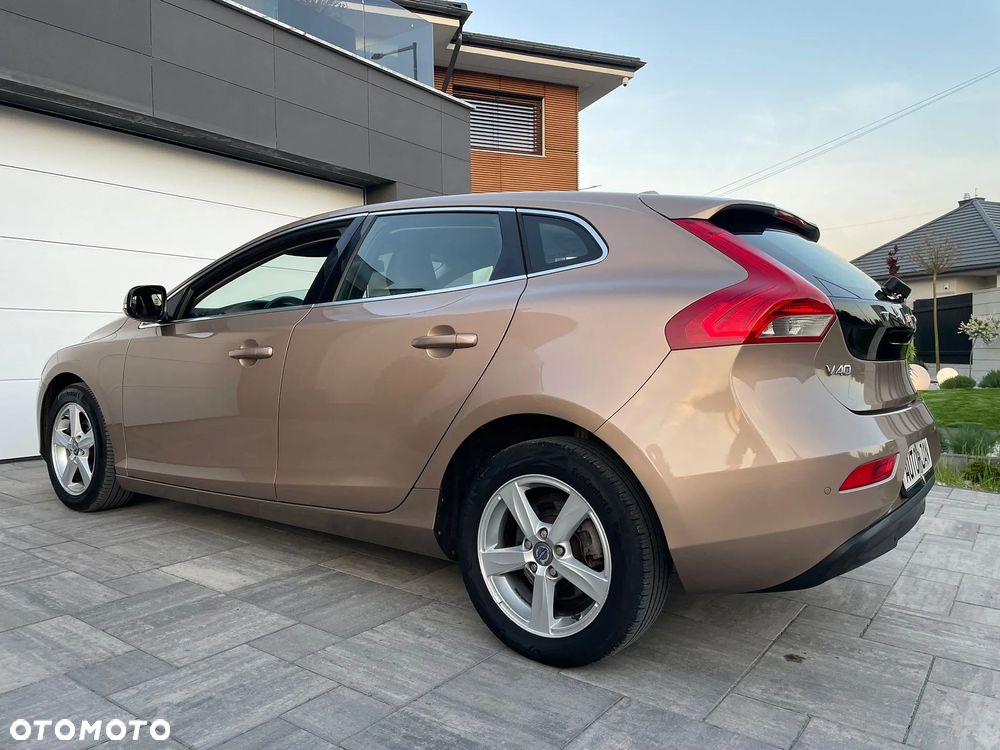 Volvo V40 D2 Summum - 8