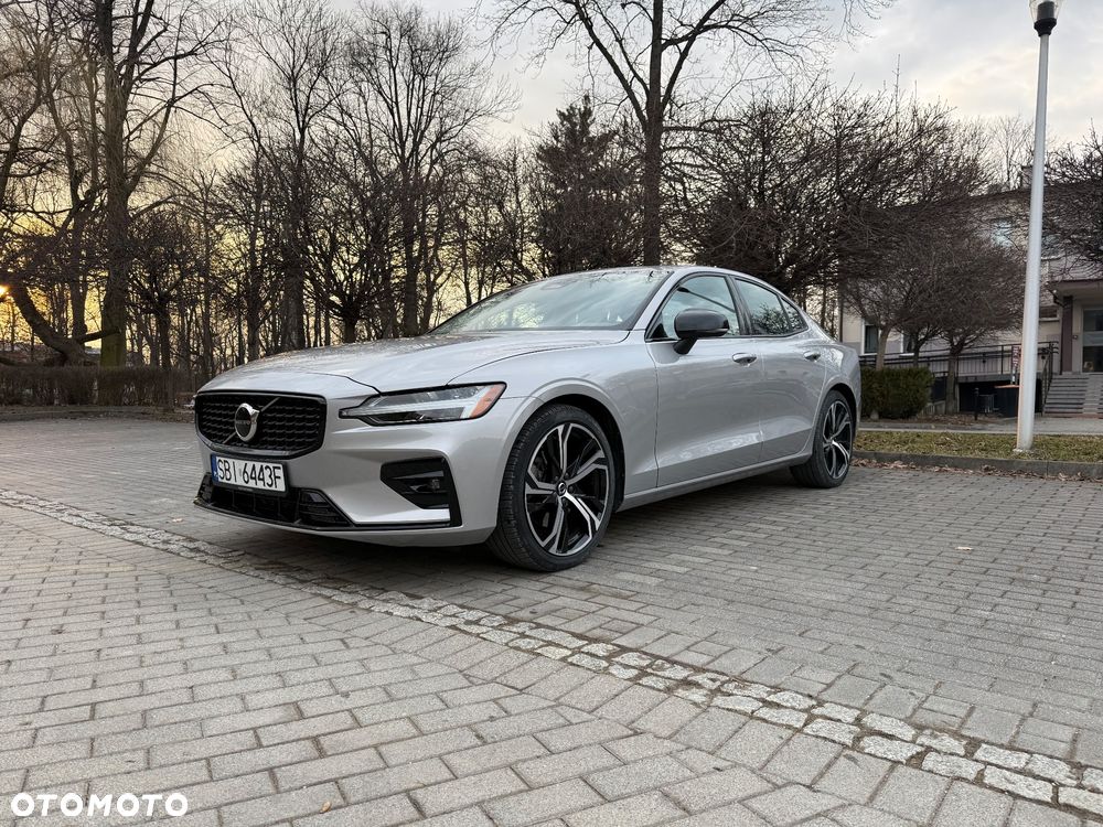 Volvo S60 B5 B AWD Plus Dark - 4