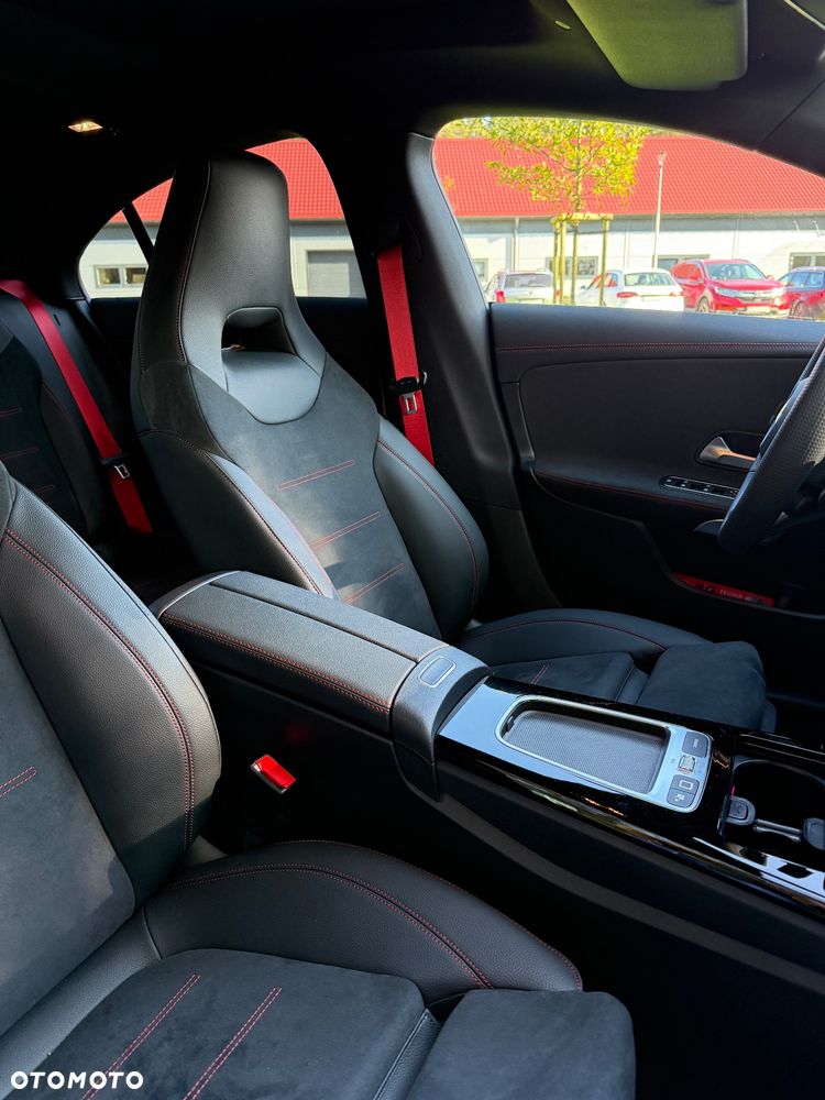 Mercedes-Benz CLA AMG 35 4-Matic 7G-DCT - 12