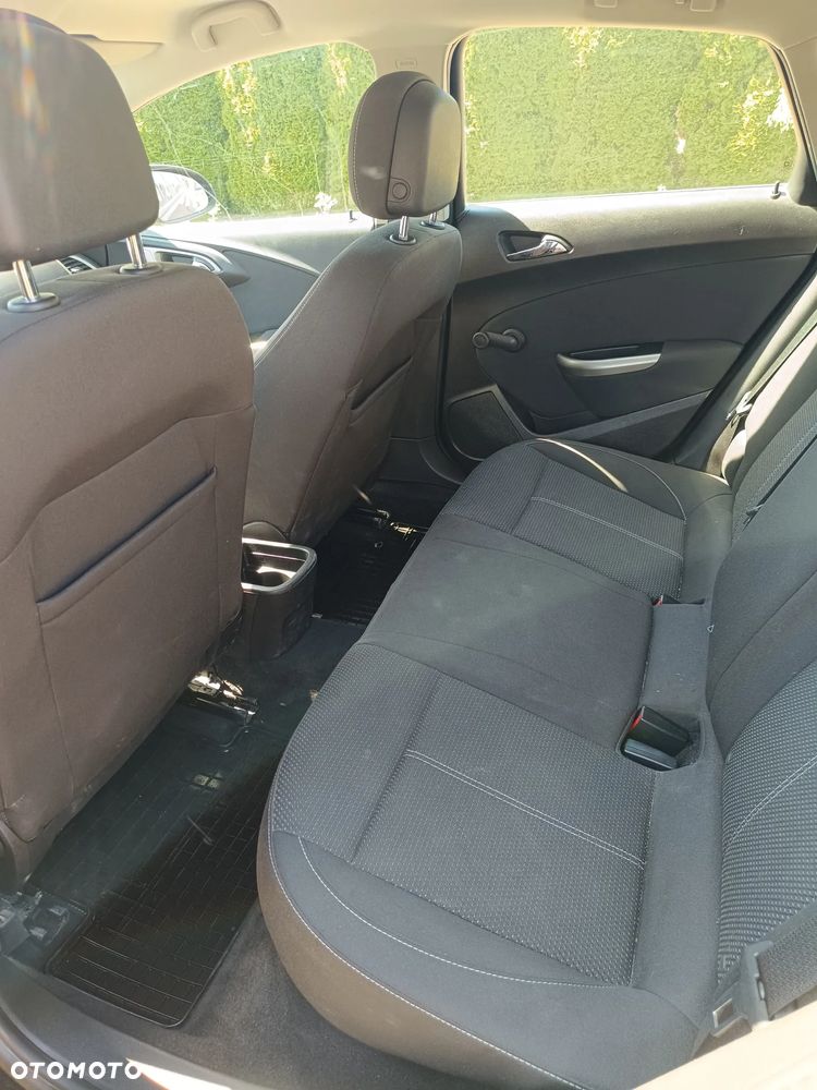 Opel Astra 1.4 Turbo - 10